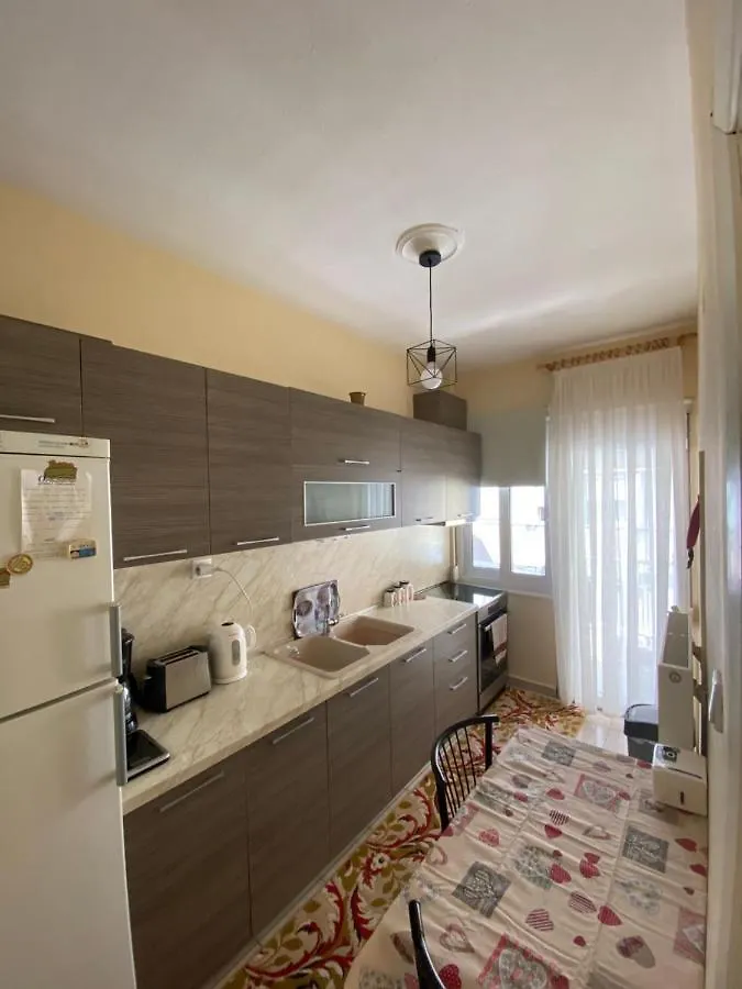 Beautiful Apartment In The Center Of Selanik